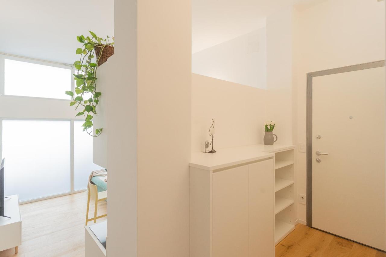 A Step From The Lake Apartment By Rent All Como Eksteriør billede