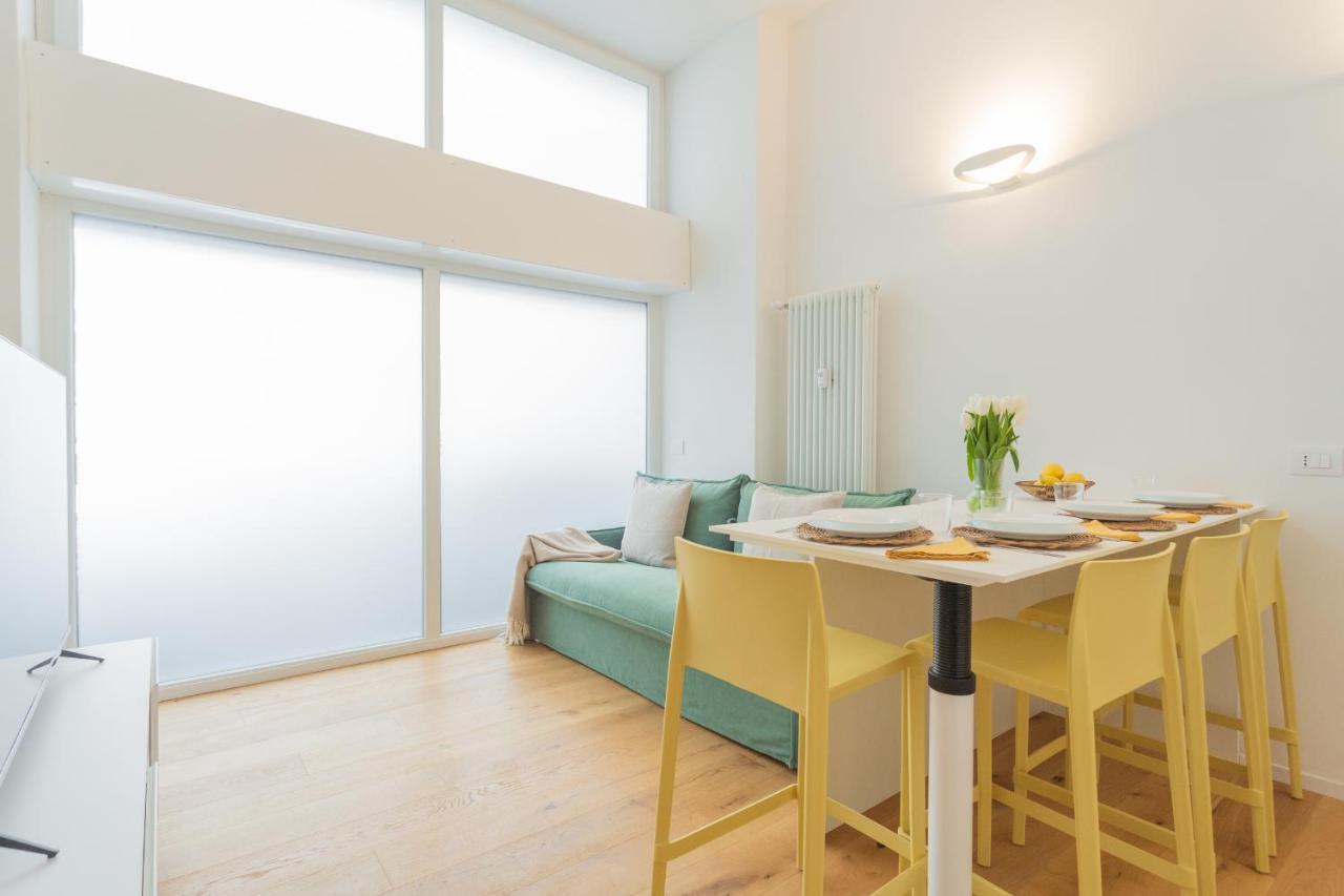 A Step From The Lake Apartment By Rent All Como Eksteriør billede